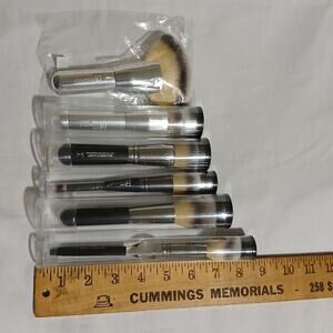 IT COSMETIC BRUSH BUNDLE NO 4-6-7-8 ALL NEW